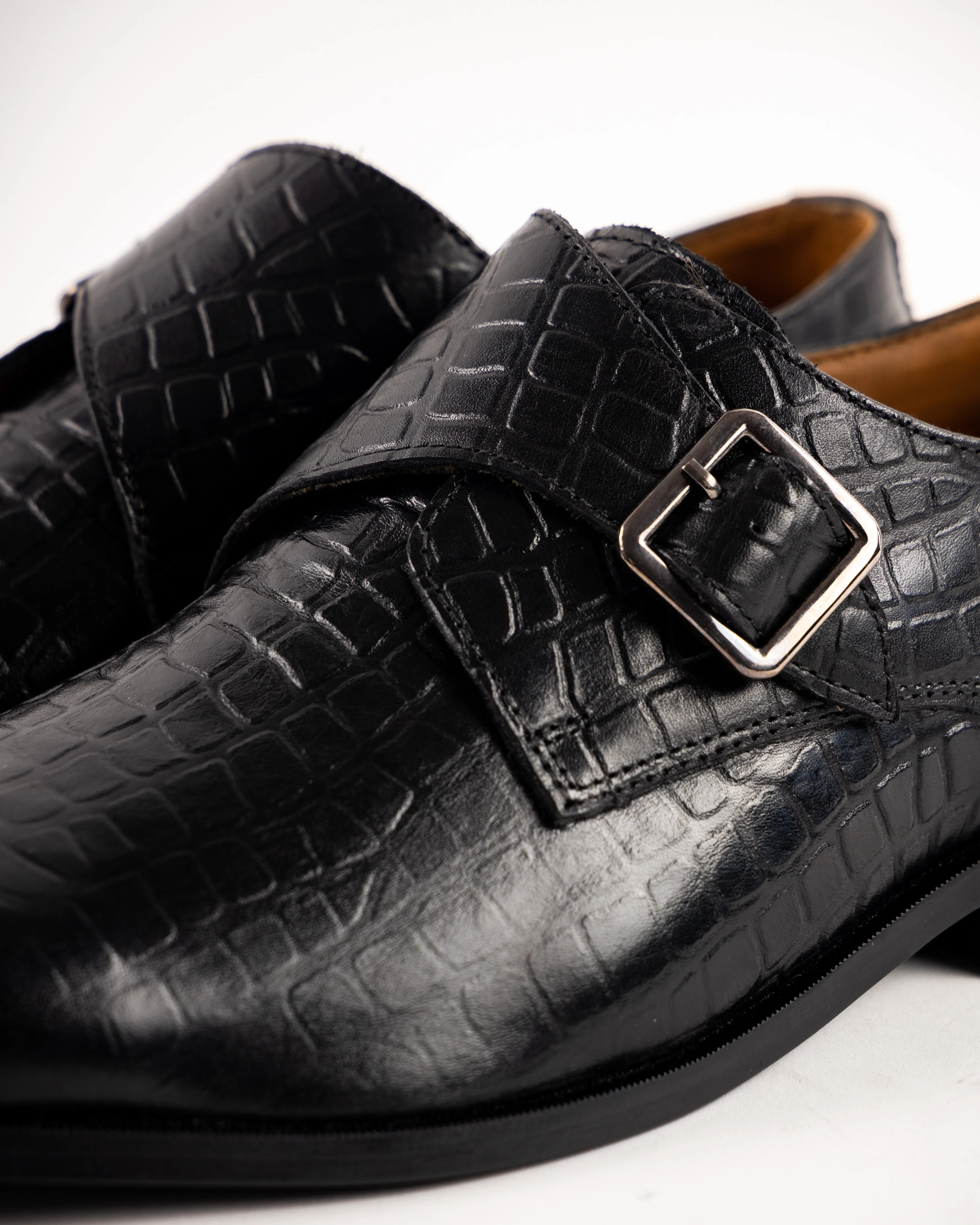 Buckle Monk Black