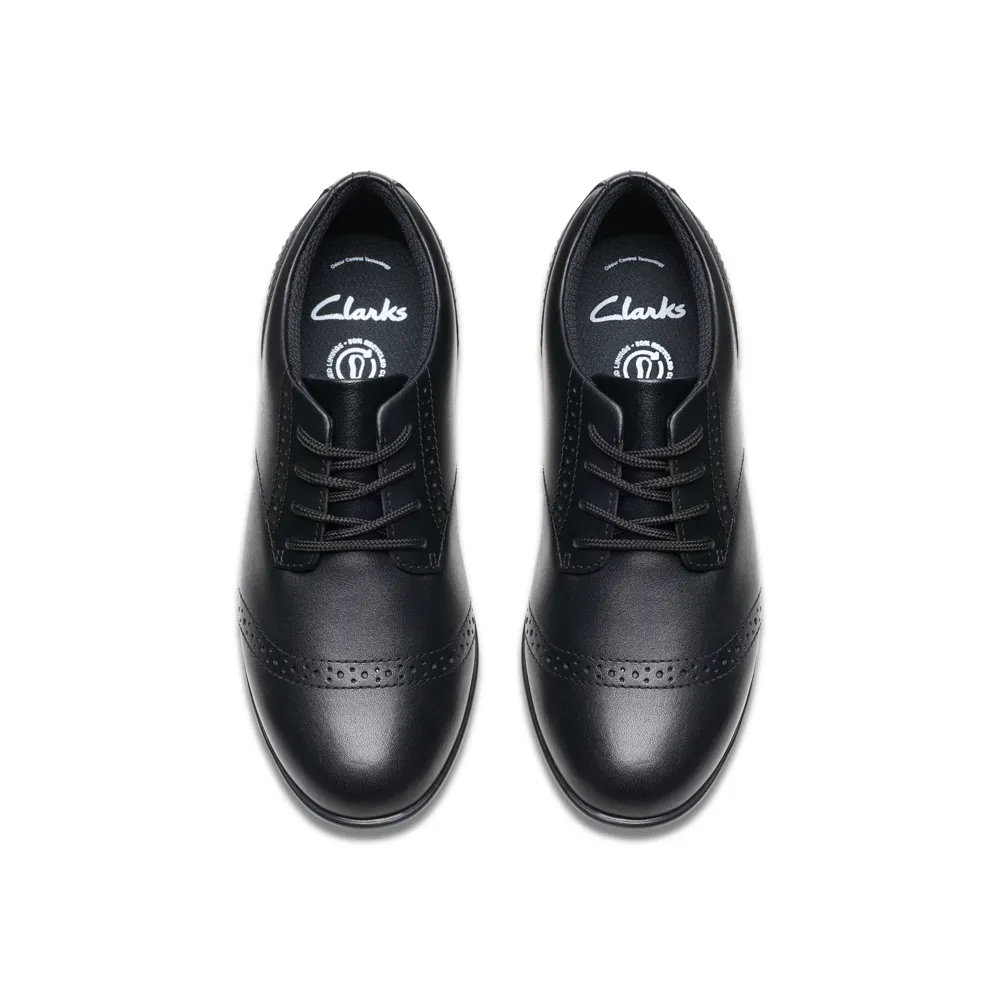 Clarks - FinjaBrogue O - Black Leather - School Shoes