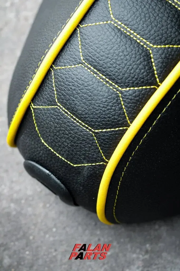 Custom Seat Deluxe Audi RS Yellow | Vespa Sprint/ Primavera 50/125/150cc